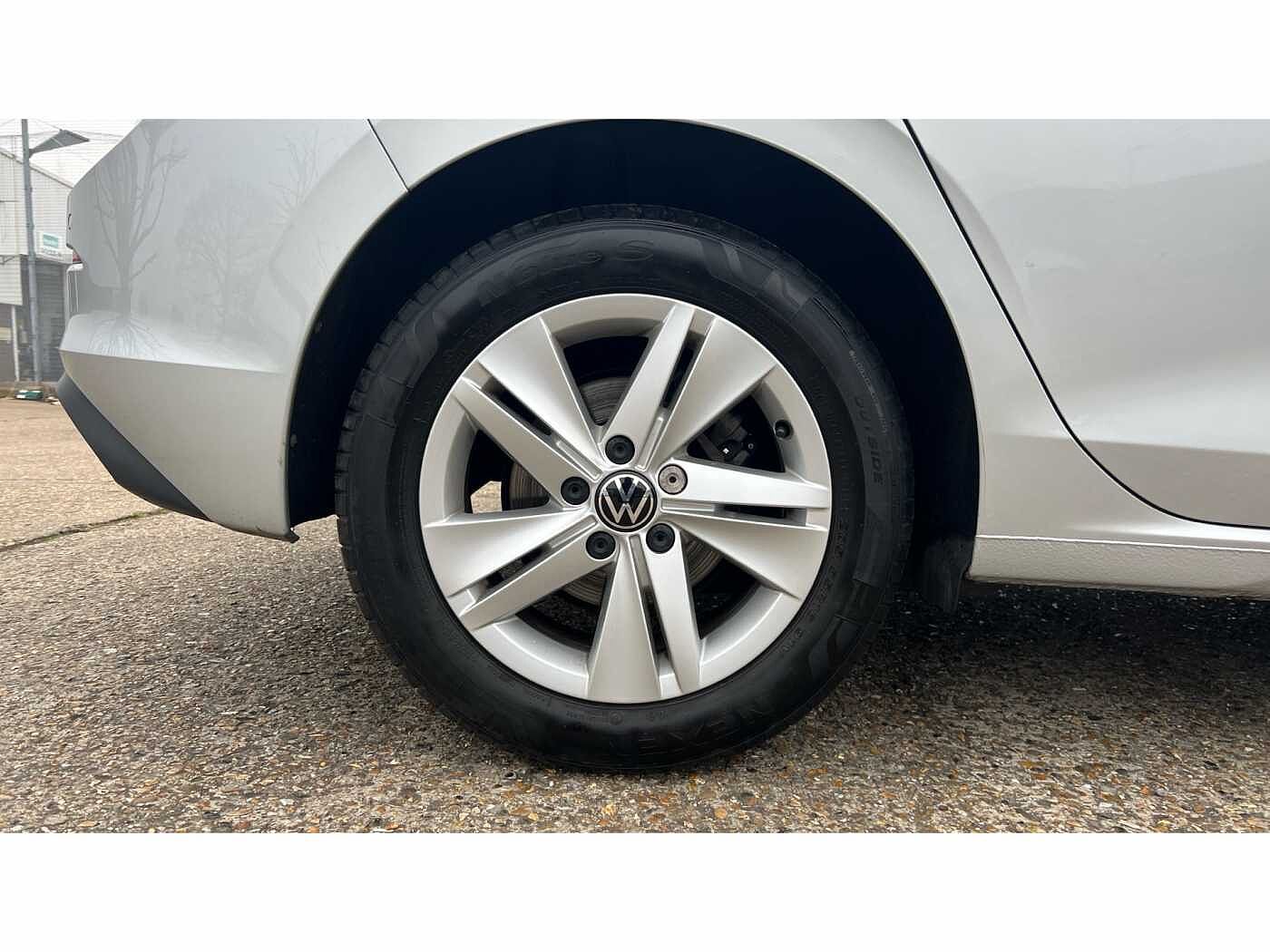 Volkswagen Golf MK8 Hatchback 5-Dr 1.5 TSI (130ps) Life EVO