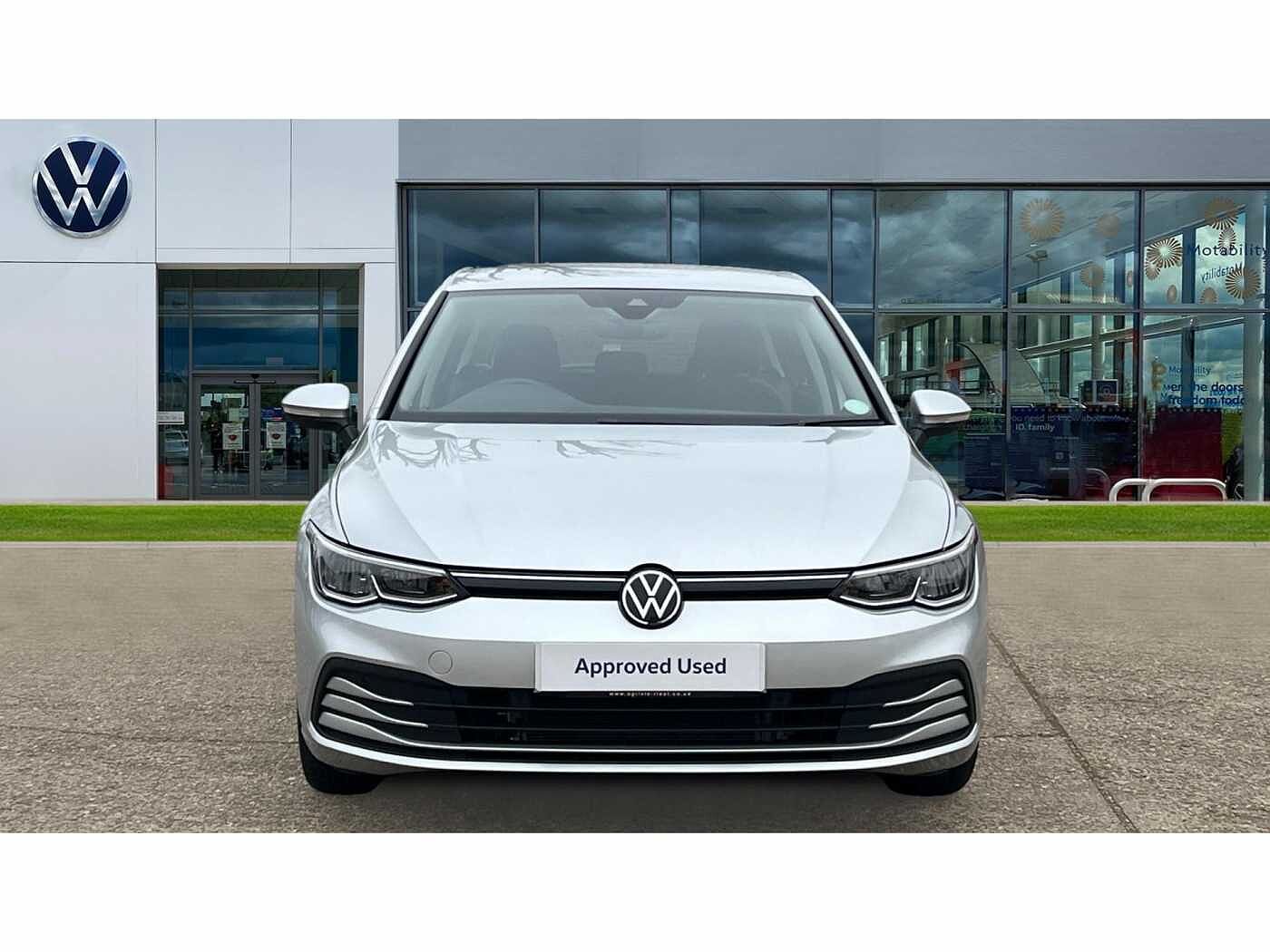 Volkswagen Golf MK8 Hatchback 5-Dr 1.5 TSI (130ps) Life EVO