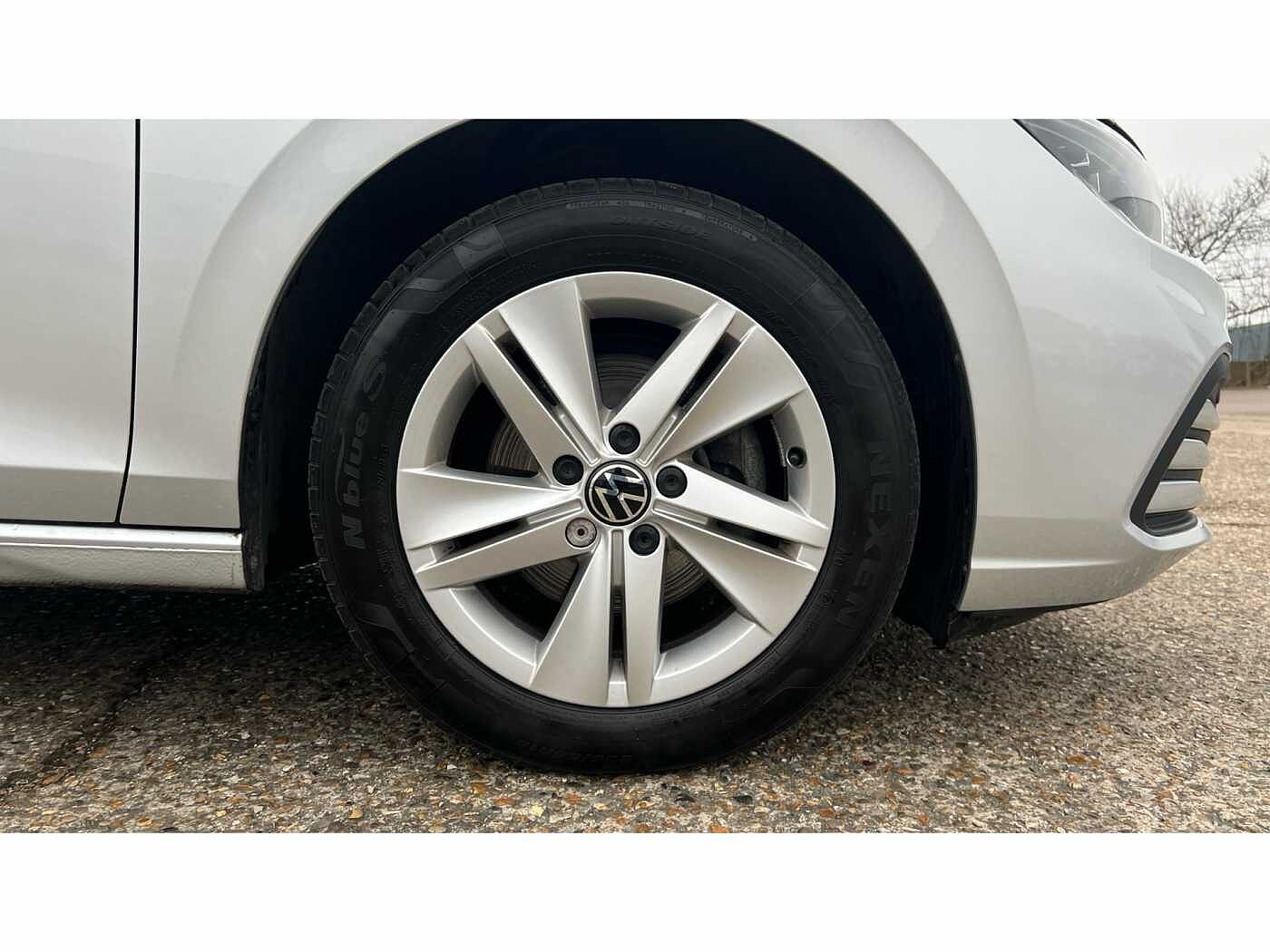 Volkswagen Golf MK8 Hatchback 5-Dr 1.5 TSI (130ps) Life EVO