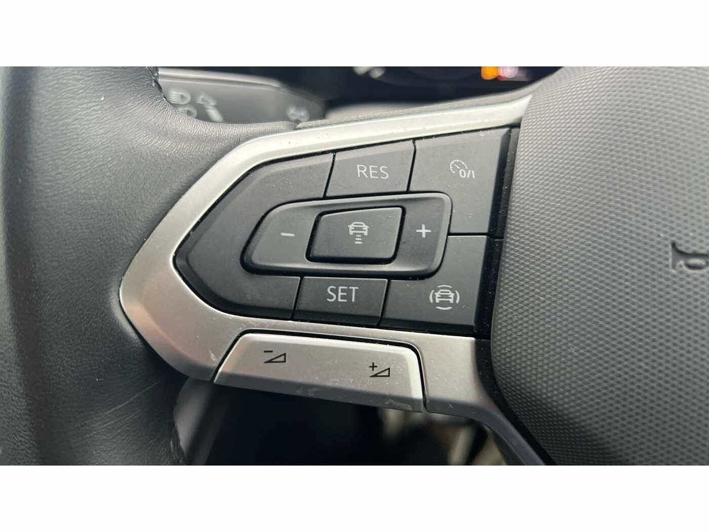 Volkswagen Golf MK8 Hatchback 5-Dr 1.5 TSI (130ps) Life EVO