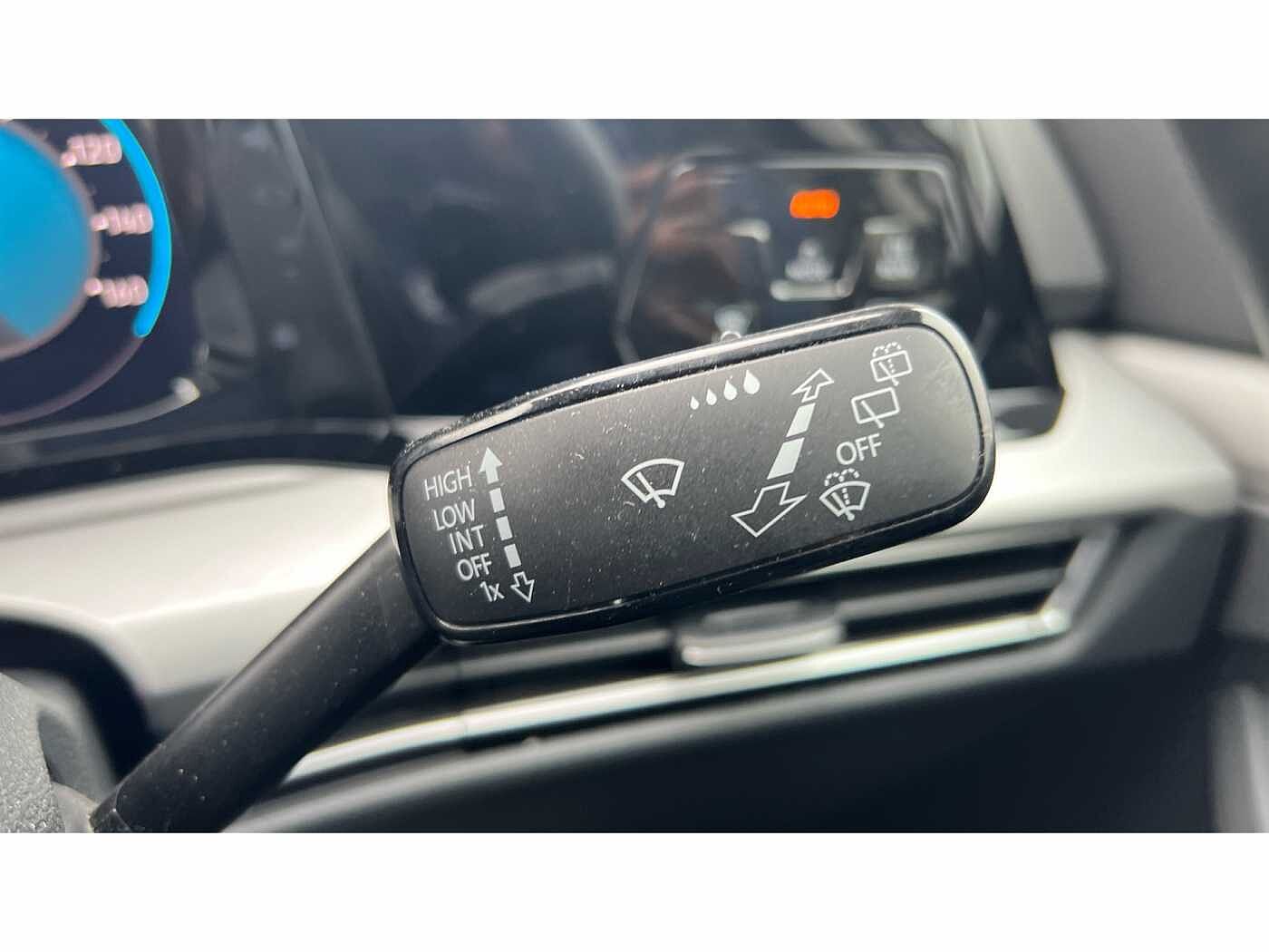 Volkswagen Golf MK8 Hatchback 5-Dr 1.5 TSI (130ps) Life EVO