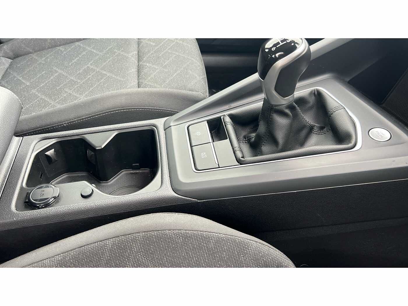 Volkswagen Golf MK8 Hatchback 5-Dr 1.5 TSI (130ps) Life EVO