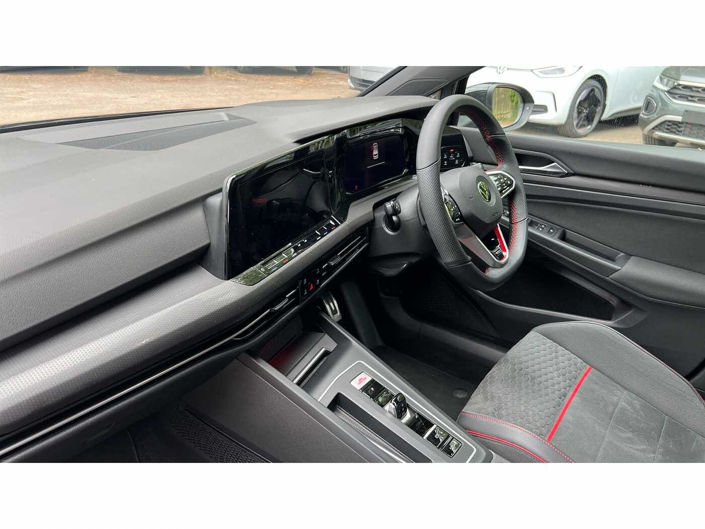 Volkswagen Golf Golf 8 GTI Clubsport 2.0 TSI 300PS 7-speed DSG 5 Door