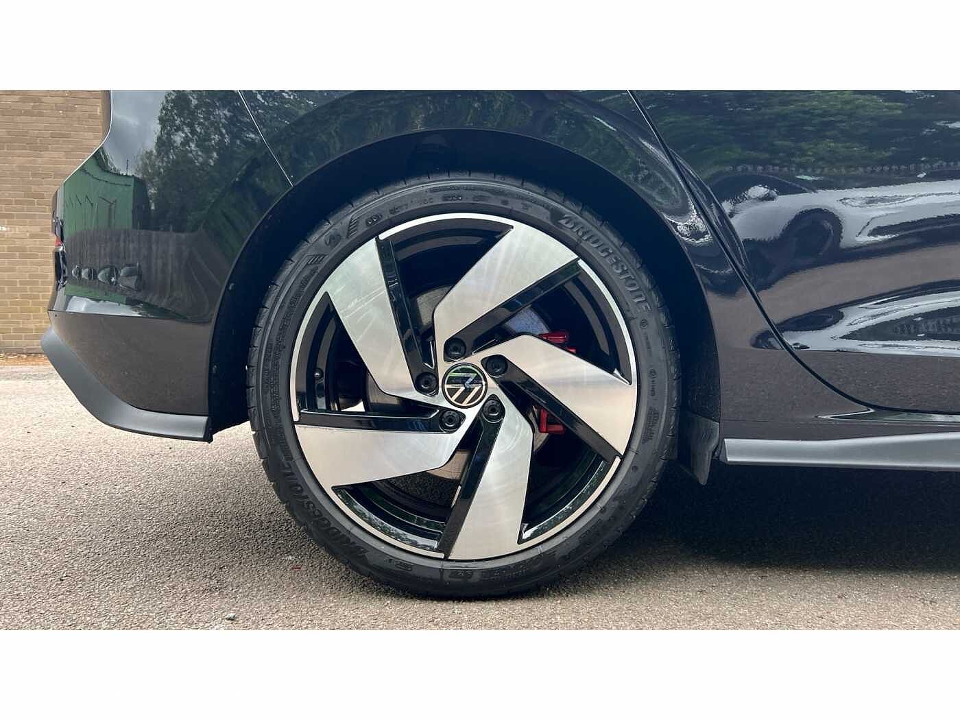 Volkswagen Golf Golf 8 GTI Clubsport 2.0 TSI 300PS 7-speed DSG 5 Door