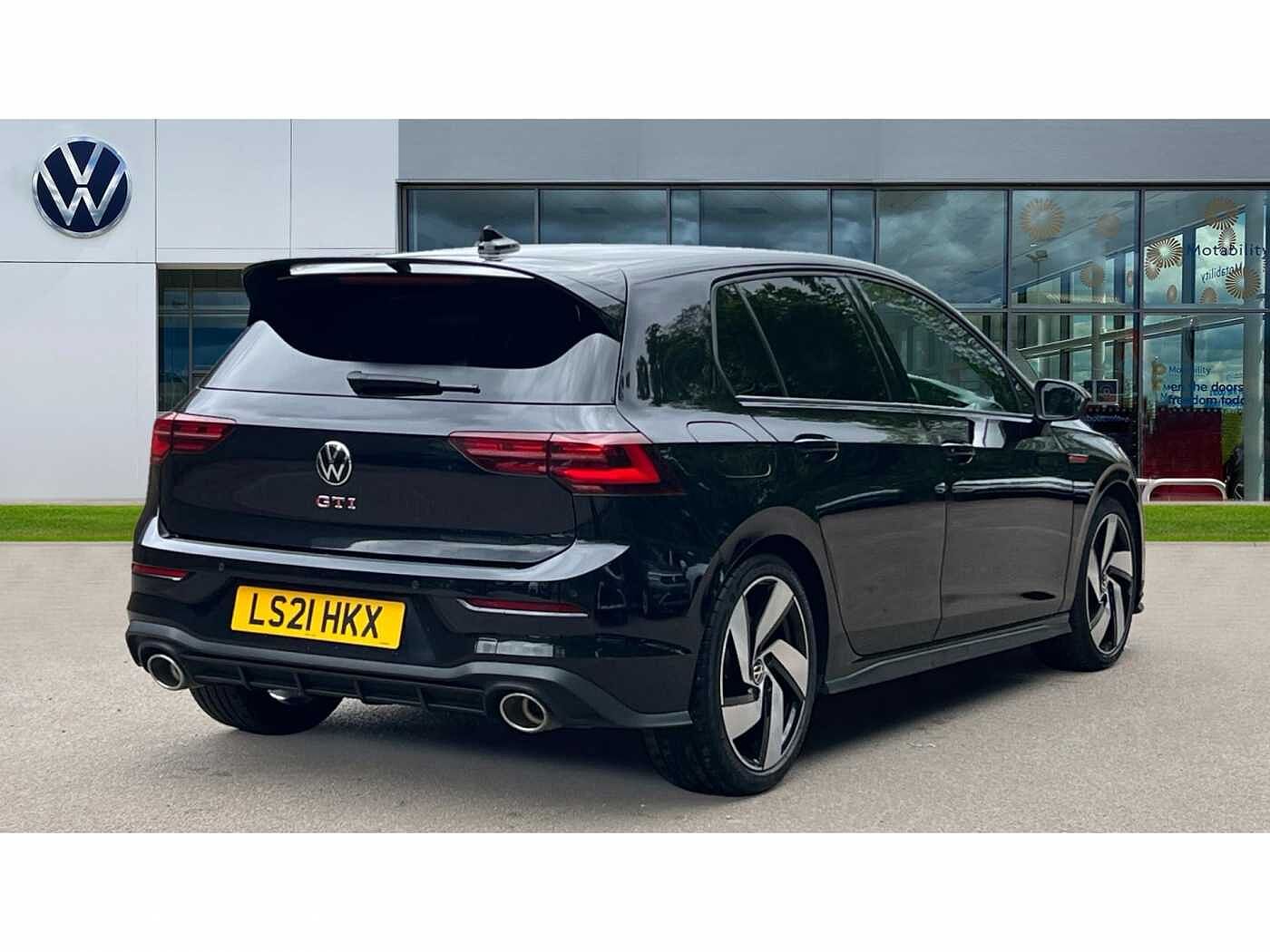 Volkswagen Golf Golf 8 GTI Clubsport 2.0 TSI 300PS 7-speed DSG 5 Door
