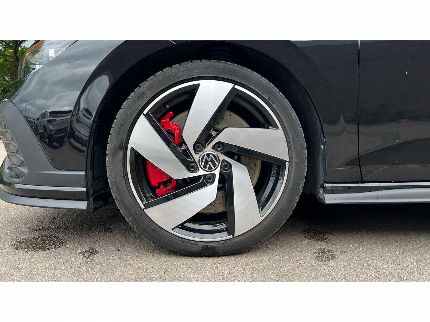 Volkswagen Golf Golf 8 GTI Clubsport 2.0 TSI 300PS 7-speed DSG 5 Door