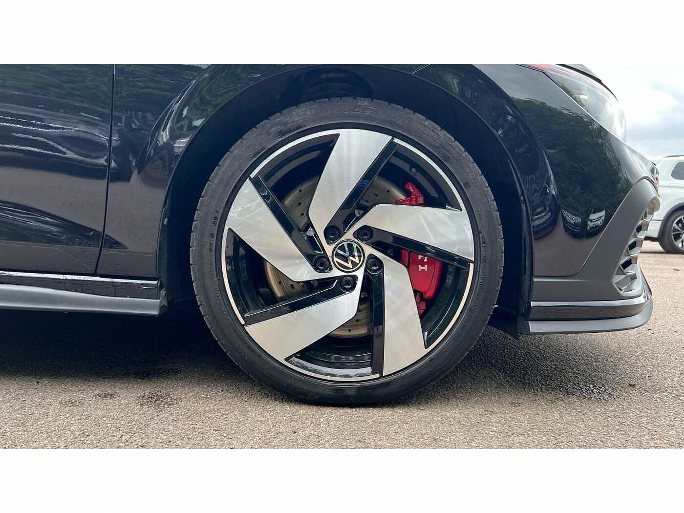 Volkswagen Golf Golf 8 GTI Clubsport 2.0 TSI 300PS 7-speed DSG 5 Door
