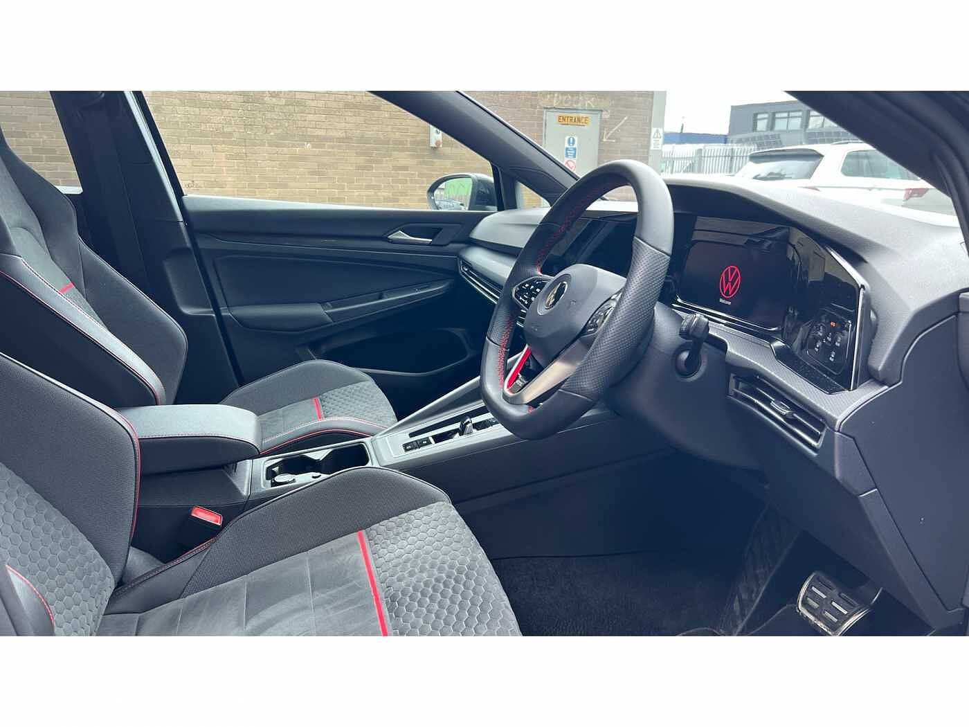 Volkswagen Golf Golf 8 GTI Clubsport 2.0 TSI 300PS 7-speed DSG 5 Door