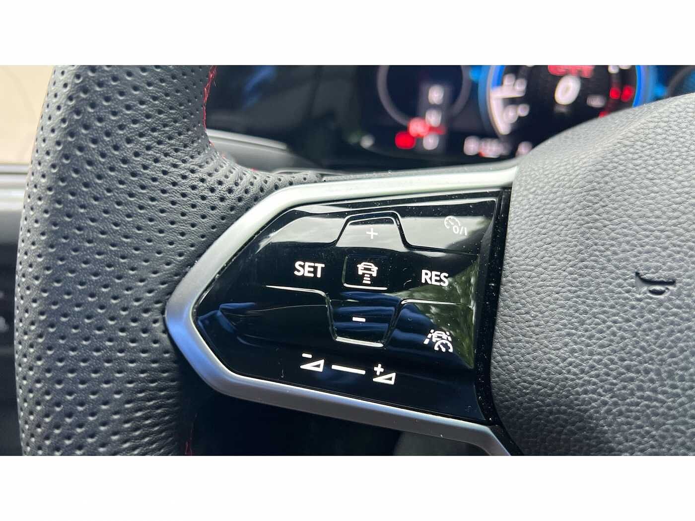 Volkswagen Golf Golf 8 GTI Clubsport 2.0 TSI 300PS 7-speed DSG 5 Door